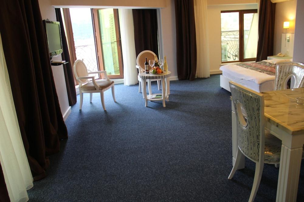 Amber Hotel Baku Kültér fotó